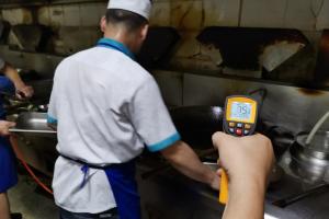 【美丽成电·奉献之美】后勤无闲日  暑期人更忙