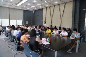 学校举行2016届毕业生党员代表座谈会