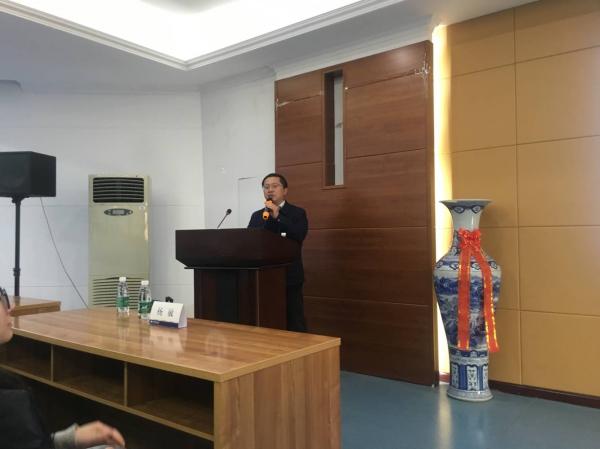 通信学院举行“每月一课”专题辅导报告会