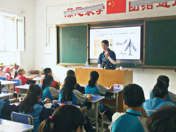 小新实践队赴新疆巴州和静县223团中学支教