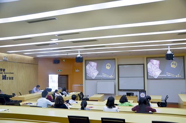 经管学院组织党员集中观看专题片《榜样2》