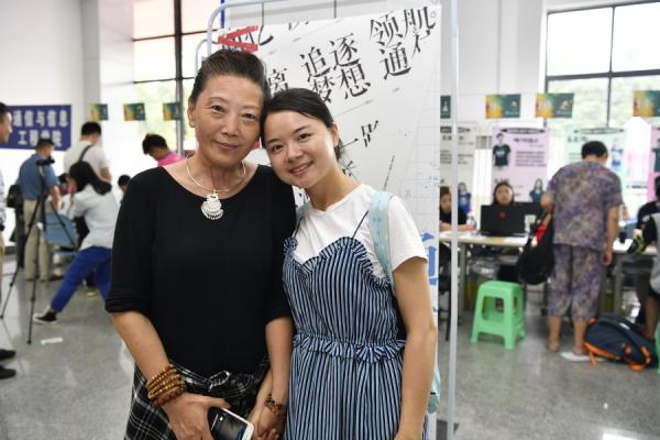 晓刚那里要名字和故事_缩小大小.JPG 1fce31d96c0a64dc9705ff0b6680961f.jpg