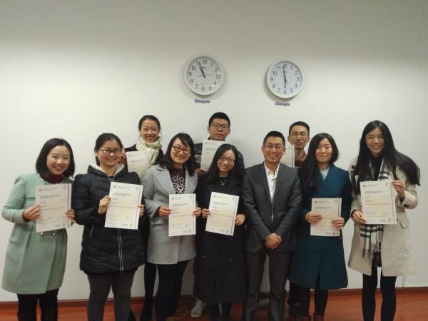 格拉斯哥学院12名英语教师获剑桥教师资格证书