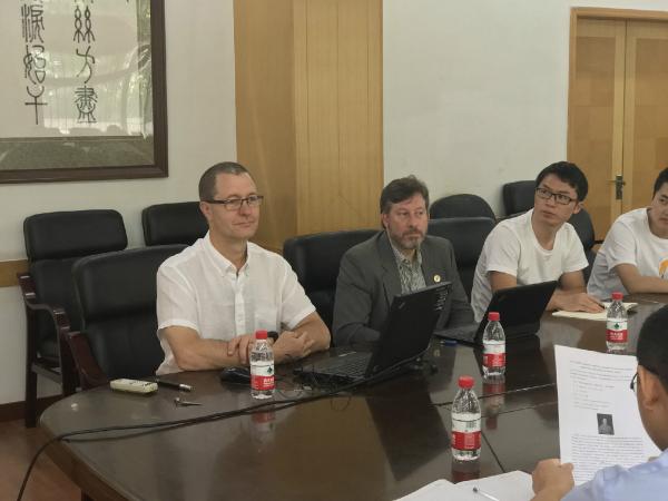 美国威斯康星大学麦迪逊分校Booske教授、密西根州立大学Verboncoeur教授来校交流