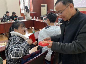 生命学院看望慰问留校同学