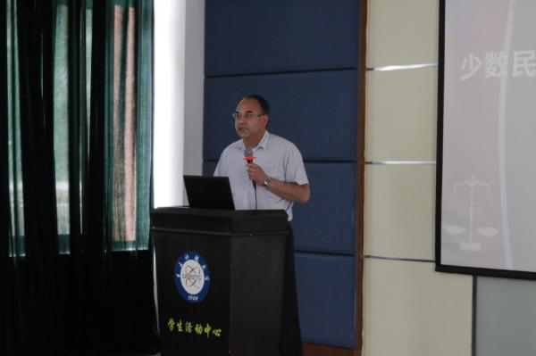 学工部向新疆少数民族学生开展法治安全教育活动