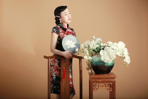 李蓉.jpg 李蓉.jpg