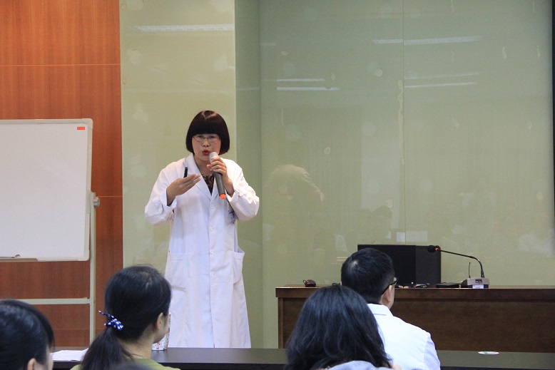 校医院对新进员工进行岗前培训