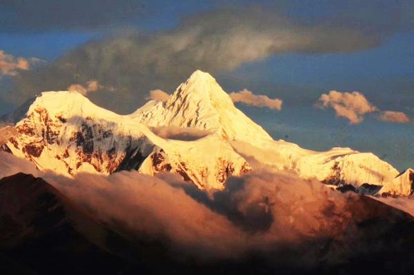 【扶贫在行动】倾情川西高原  让“藏区美”变“藏家乐”