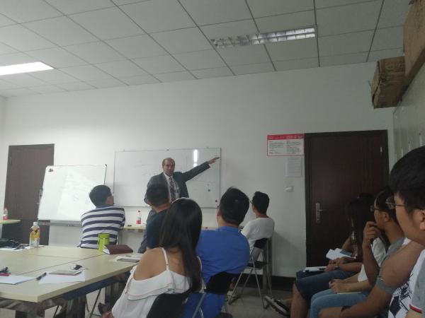 加拿大纽芬兰纪念大学Faisal I.Khan教授来校访问