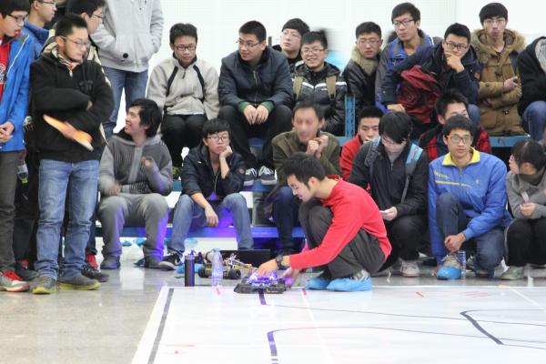 我校第九届巡线机器人大赛落幕