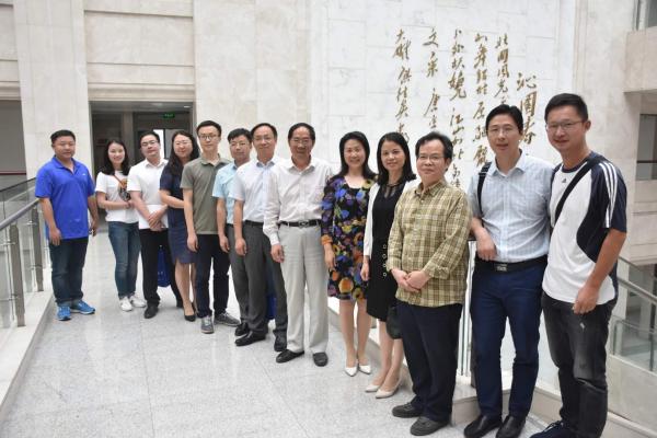 湖南省研究生思想政治教育研究会会长邹冬生一行来访我校