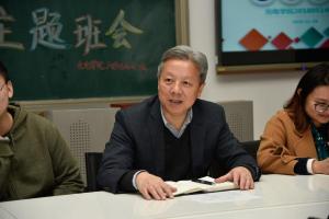 校领导走访慰问学生