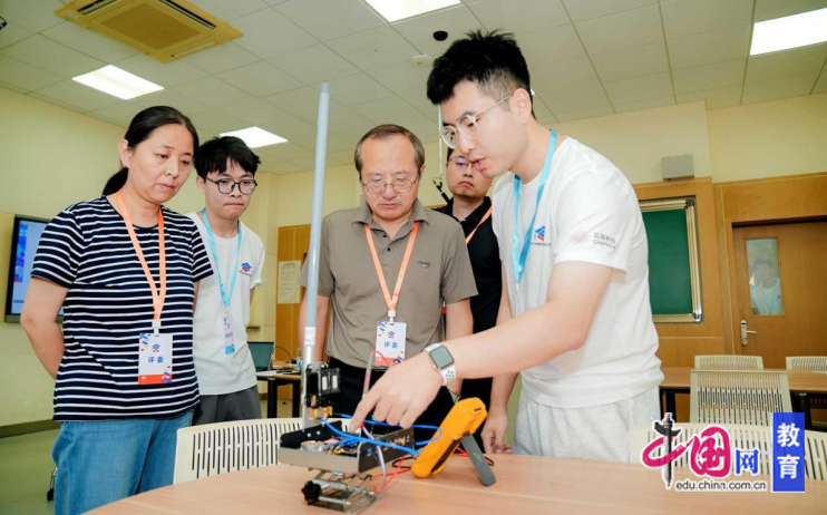 118025953_a13e3101-7edb-48b9-98ab-87d374