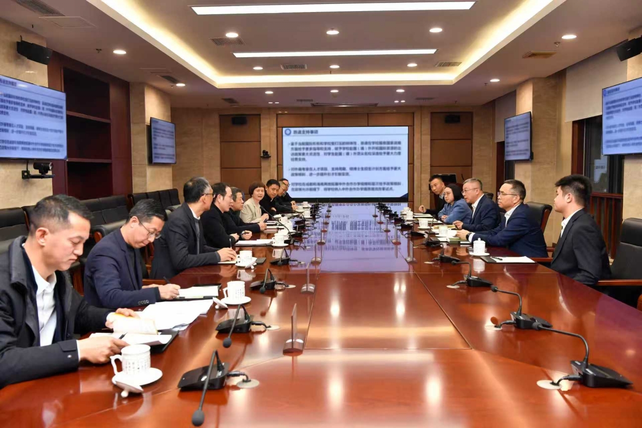 教育部副部长任友群来校调研