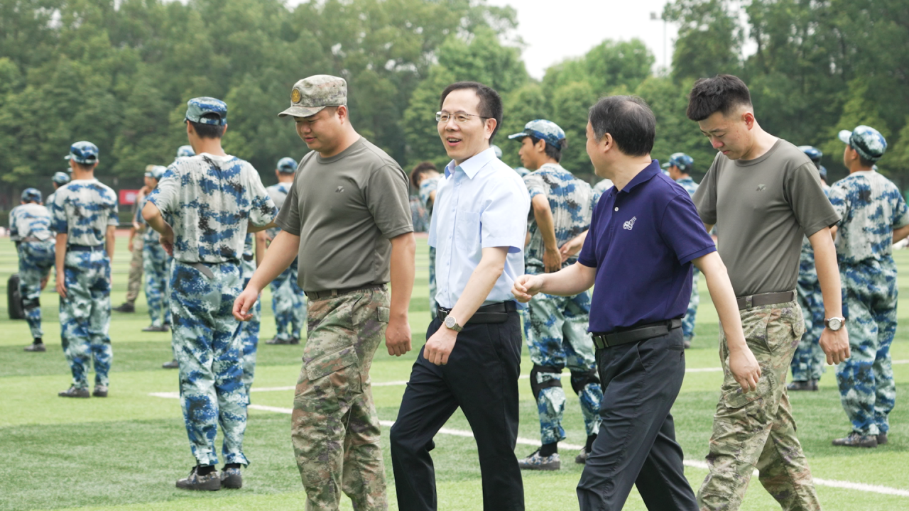 学校以“四个赋能”扎实开展本科新生入学教育
