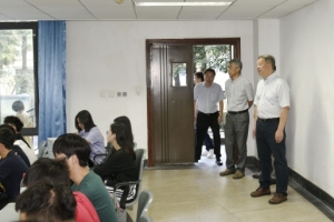 新学期开学首日全校教学秩序井然