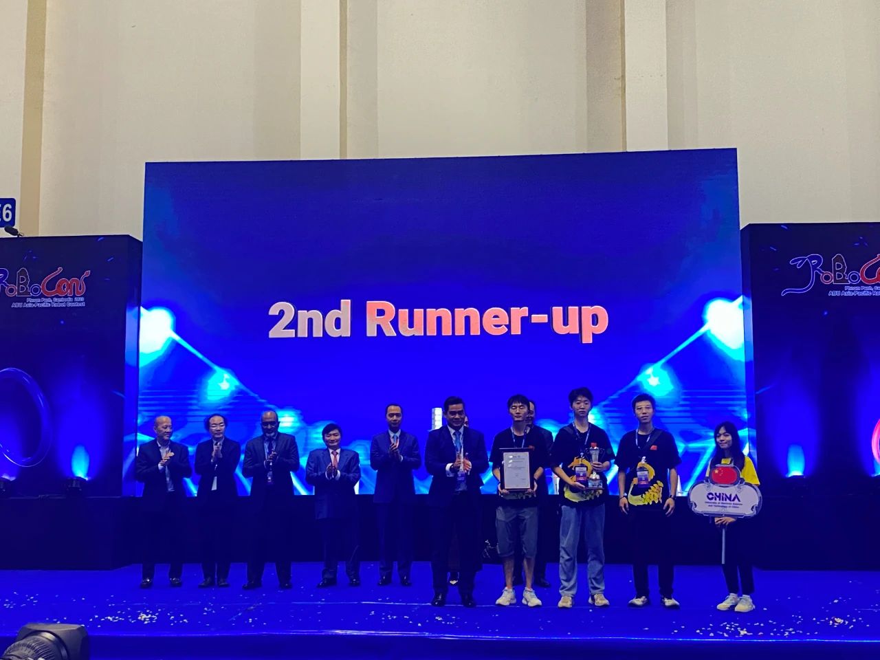 电子科大代表队荣获亚太大学生机器人大赛季军