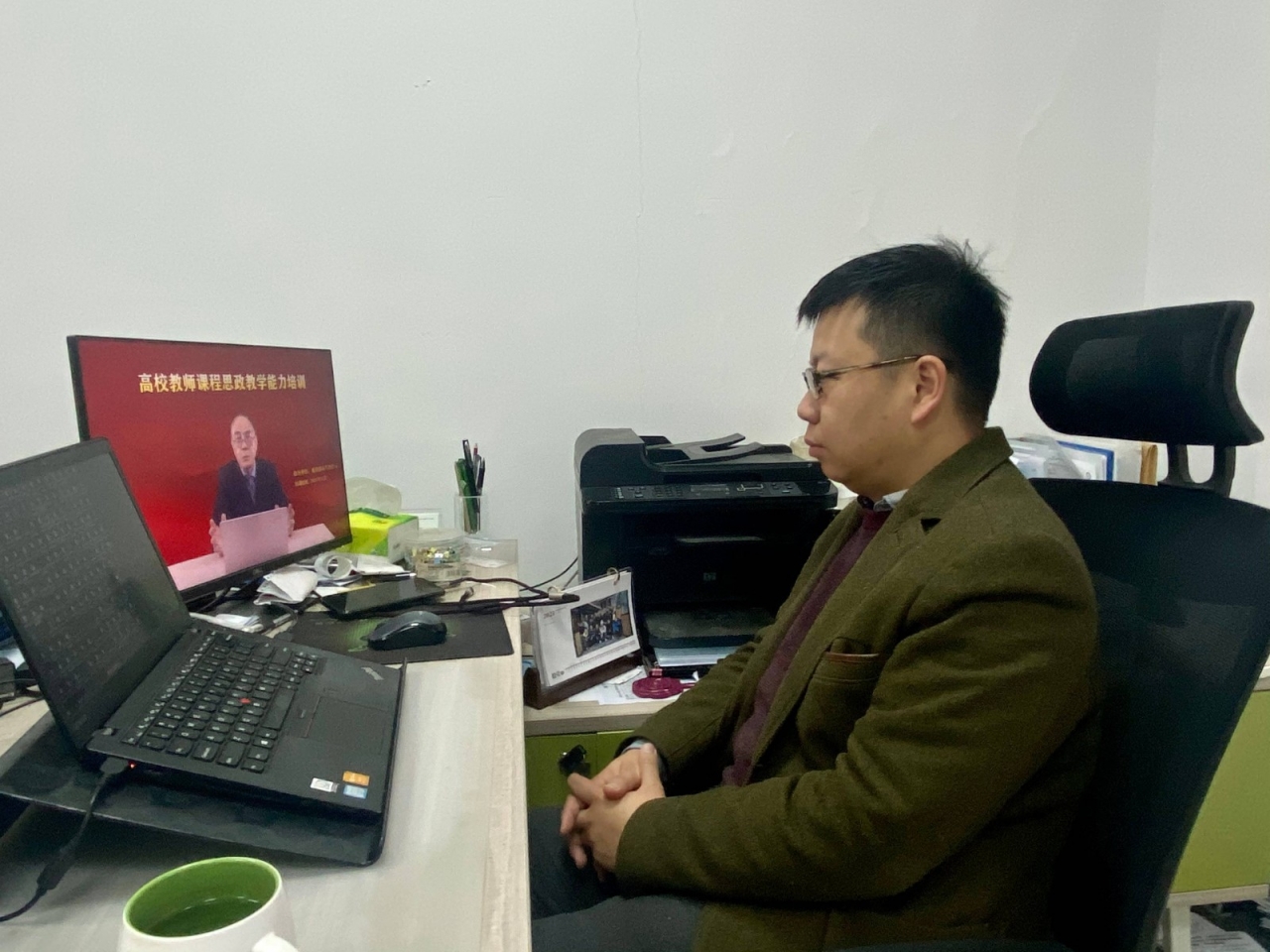 机械学院举行线上线下课程思政教学能力培训与交流会