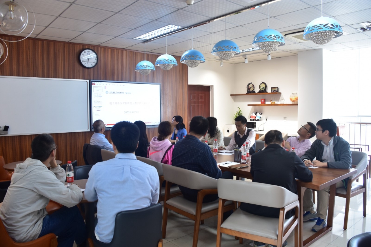 【三全育人】经管学院：“三抓”导航，持续探问本科“科研育人”新思路