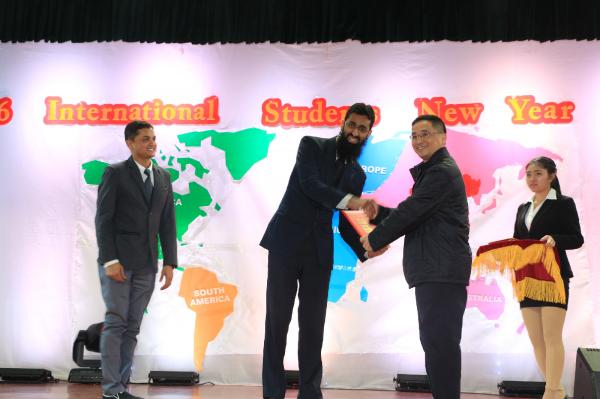 留学生新年晚会暨颁奖典礼精彩上演
