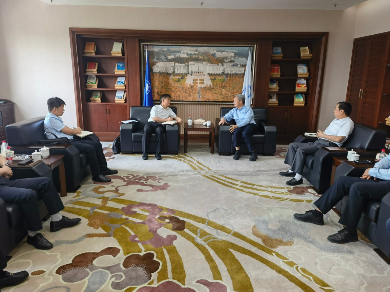 【帮扶在行动】岑巩县委书记陈正锋来校商谈乡村振兴帮扶工作