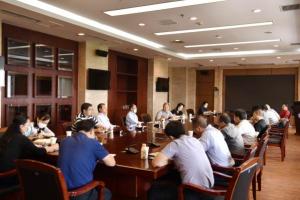 学校疫情防控工作领导小组召开工作会议