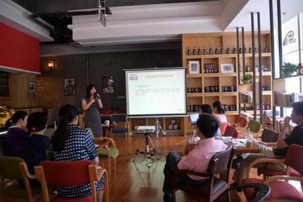 教师关爱行动探讨如何开启良好的沟通