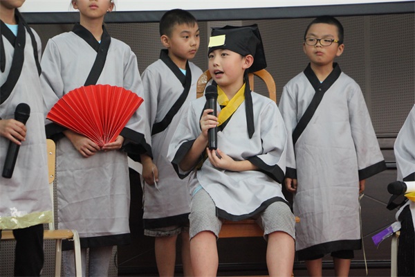 演戏.jpg 演戏.jpg