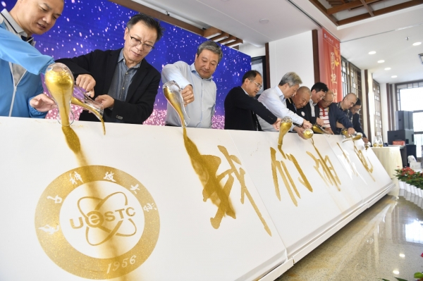 _ND57240.JPG 2befa04ff3457cdb6a425ca47b50fb2c.jpg