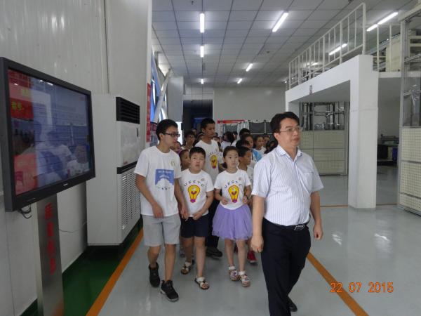 【实践】彩晨实践队赴广元市实验小学开展“科技助学，创新实践”夏令营