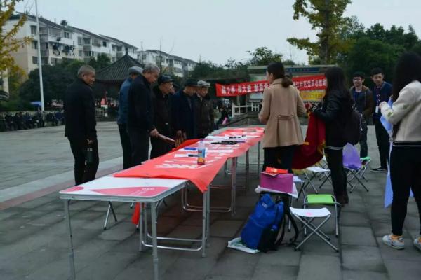 我校学子开展“送法进社区”系列活动
