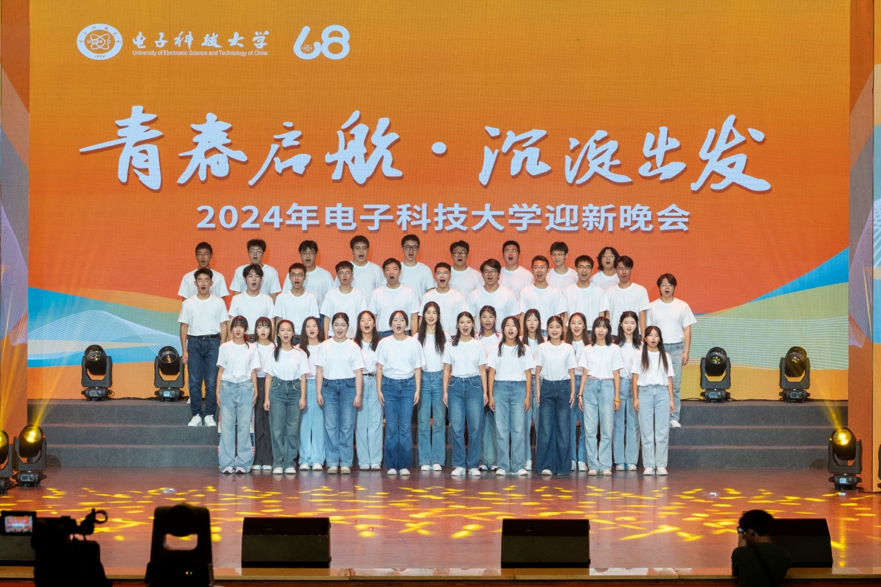 14 谢幕《年华似锦》.jpg 14 谢幕《年华似锦》.jpg