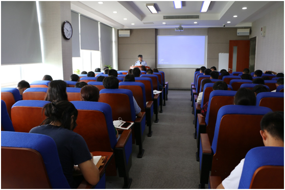 【思政聚焦】基础院党总支传达学习2018年全国两会精神