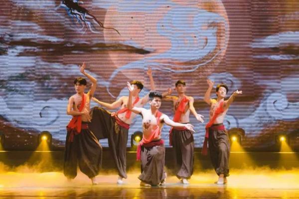 敦煌1.jpg 2dc0e3f3394fbbd4c80ecb49d32ab13c.jpg