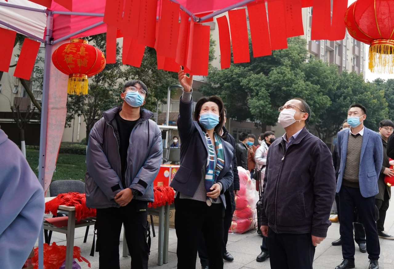 游园1.jpg 游园1.jpg