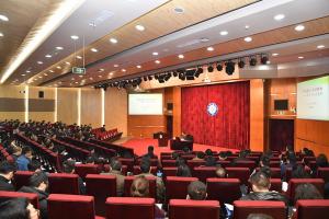 学校领导人员集中专题学习党的十九大精神