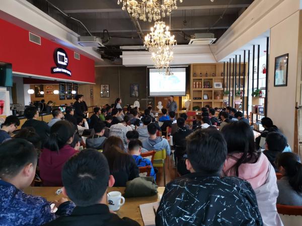 【成电下午茶】申恒涛教授与学子探讨人工智能技术及其发展前景