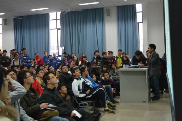 教务处为全校2014级学生举办选课指导讲座