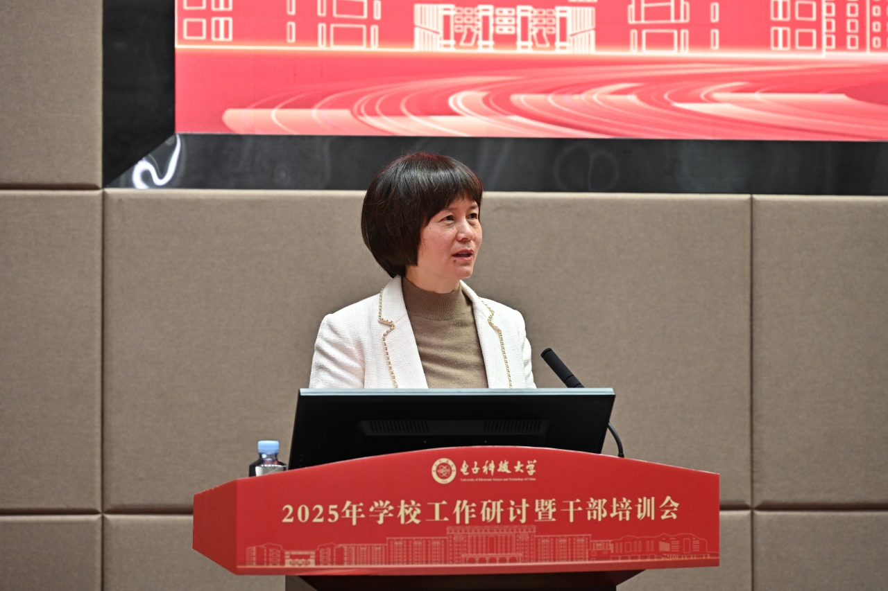 书记.jpg 书记.jpg