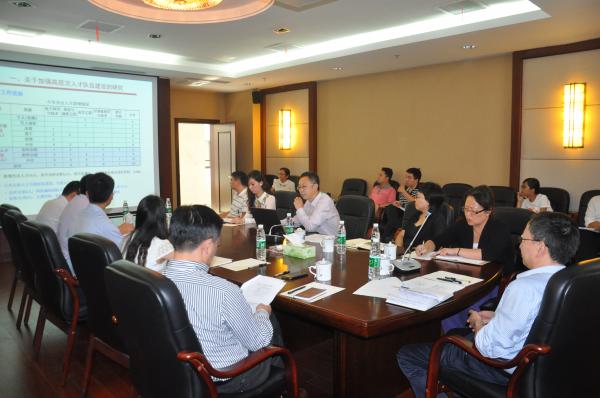 李言荣校长深入职能部门开展专题调研