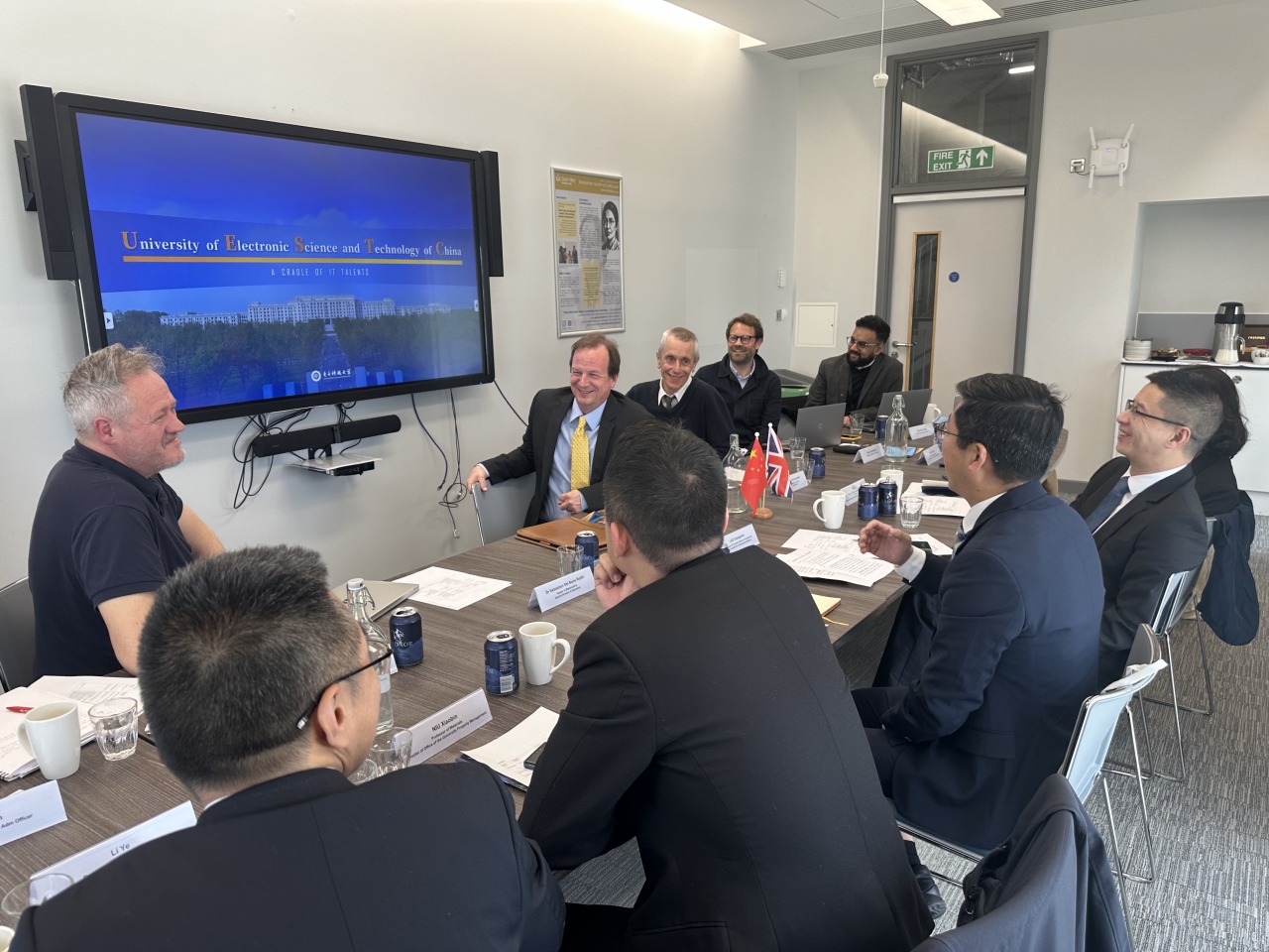 访问玛丽女王学院1.jpg 3115bd384fbb47a4462f70f063f82c43_30111.j