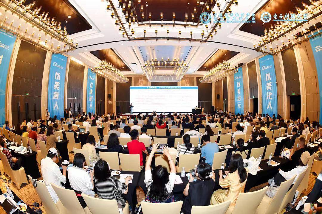 封面2.jpg 封面2.jpg