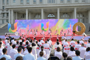 光明日报：啦啦操，动起来！