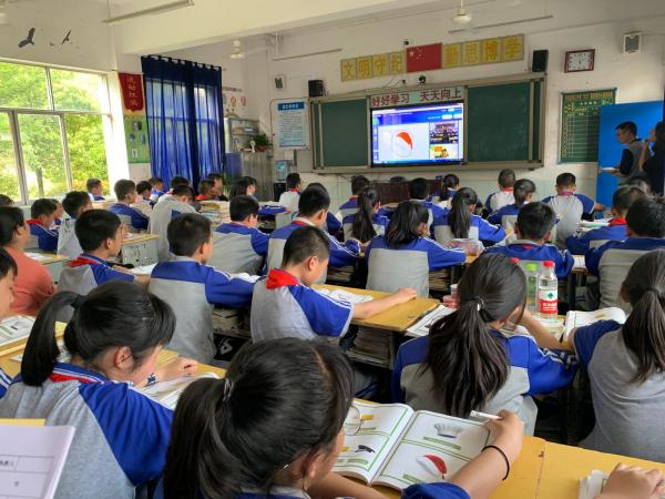 【扶贫在行动】电子科大开展“空中课堂”赋能岑巩县基础教育