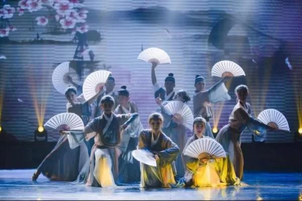 纸扇书生1.jpg 329ee3bda77aeec0201800759c976297.jpg