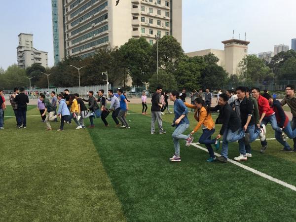 物电学院举办研究生趣味运动会
