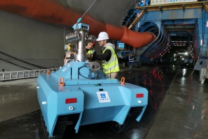 隧道防爆多功能机器人  助力中国“超级工程”更安全