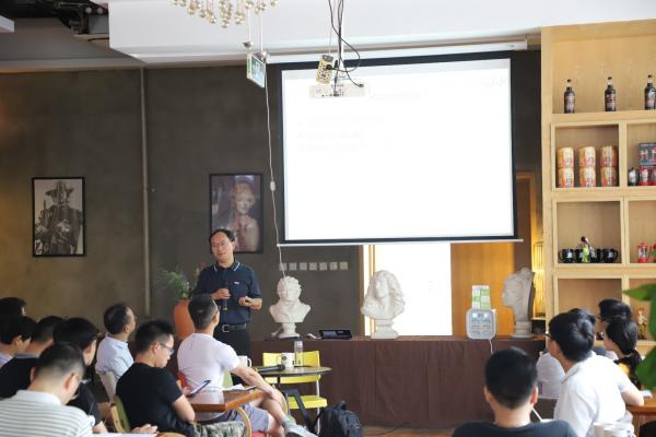 IEEE Fellow施巍松教授做客名师讲堂