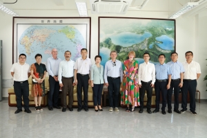 格拉斯哥大学校长一行访问格拉斯哥海南学院